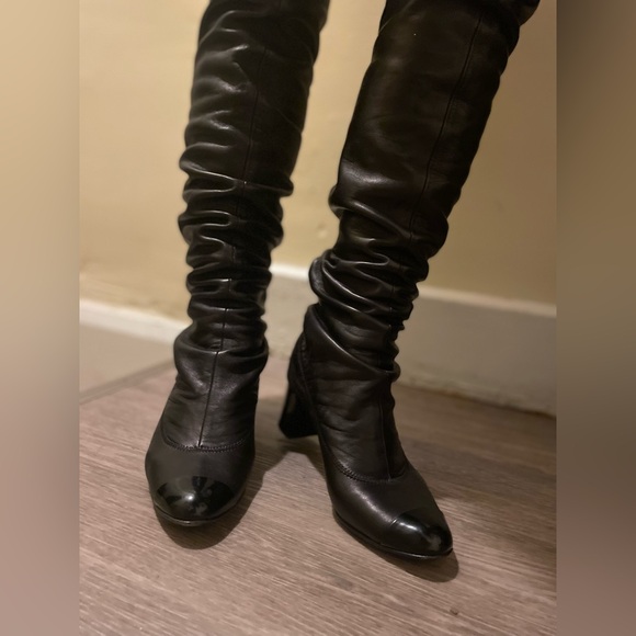 CHANEL over the knee Brown cap toe stretch leather boots - Picture 9 of 14